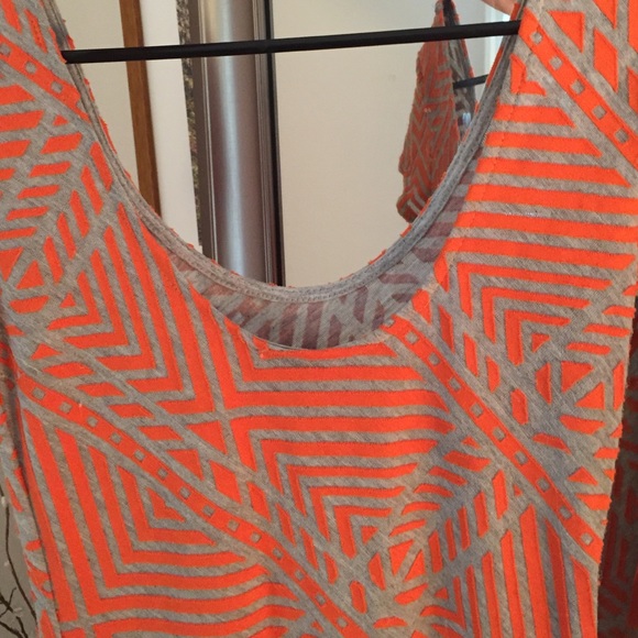 Grey and orange mini - Picture 3 of 3