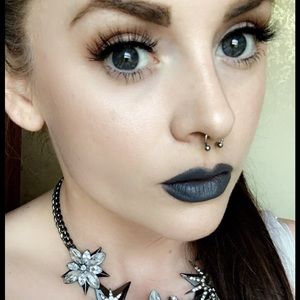 Meet your Posher, Monica