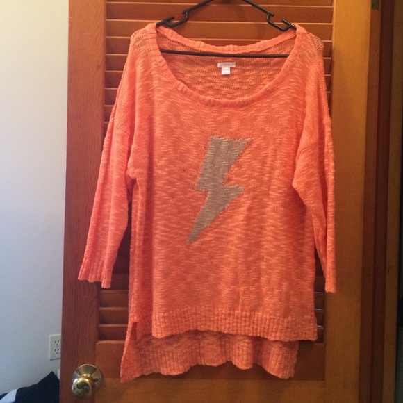 Light coral sweater with lightening bolt - Picture 1 of 4