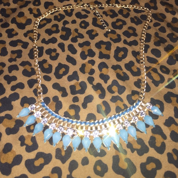 Dainty statement piece