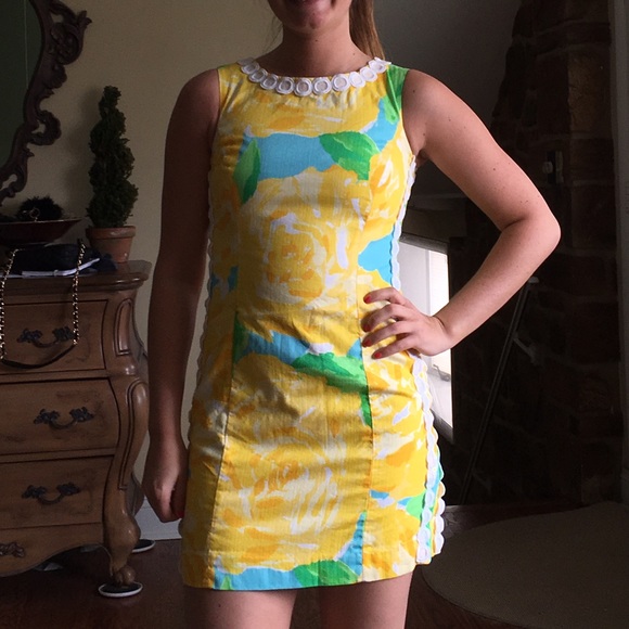 Lilly Pulitzer Dresses & Skirts - Lilly Pulitzer shift in yellow