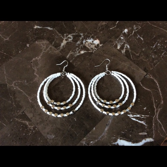 ⭐️SOLD⭐️ New Triple Hoop Seed Bead Earrings - Picture 1 of 1