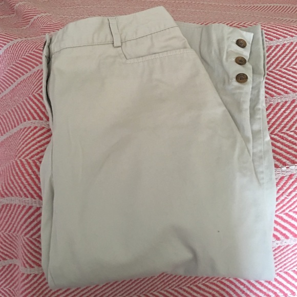 Tan capris
