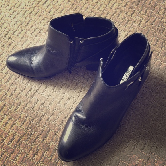 Guess booties - Picture 1 of 2