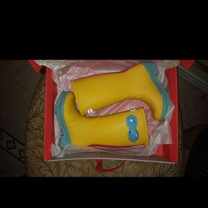 Girls Hunter rail boots size 12 Yellow multi color