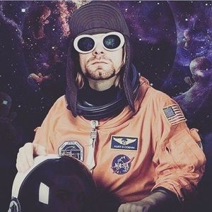 Meet your Posher, Mae