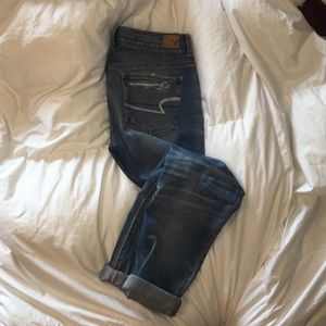 American Eagle- distressed tomgirl jeans