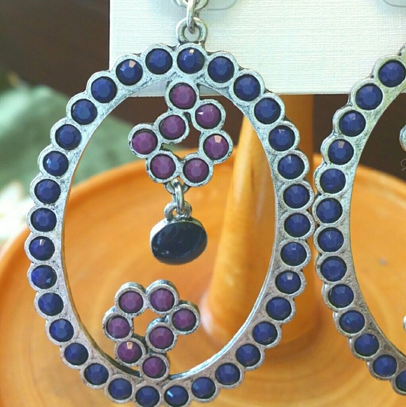 Brand New Dangling Statement Earrings - Picture 3 of 4