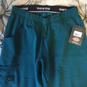 Dickies xtreme stretch junior fit scrubs