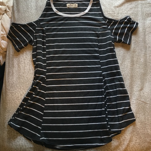Shoulder less tee shirt