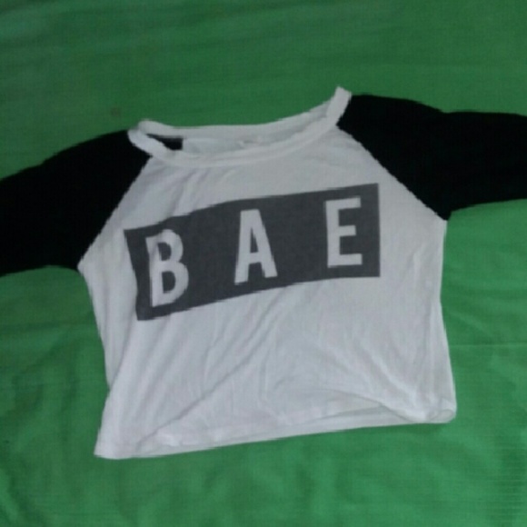crop top - Picture 1 of 1