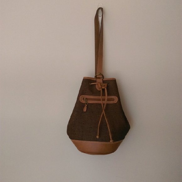 Bucket bag