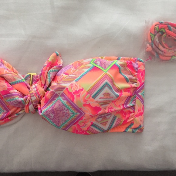 Victoria's Secret swim bundle - Picture 3 of 4