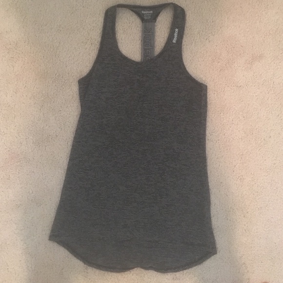 🎉sold 🎉NWOT Reebok work out tank! - Picture 4 of 4