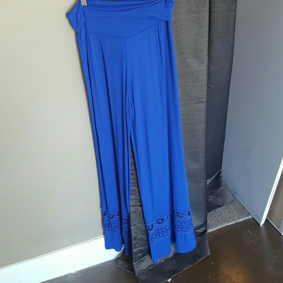 Blue cotton pants with lace at the bottom