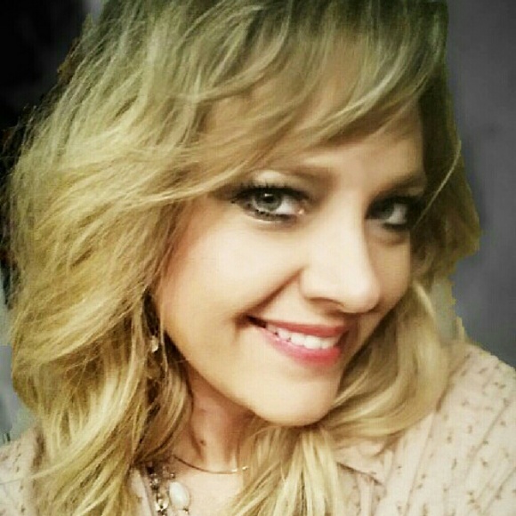 Meet your Posher, Candice - Picture 4 of 4