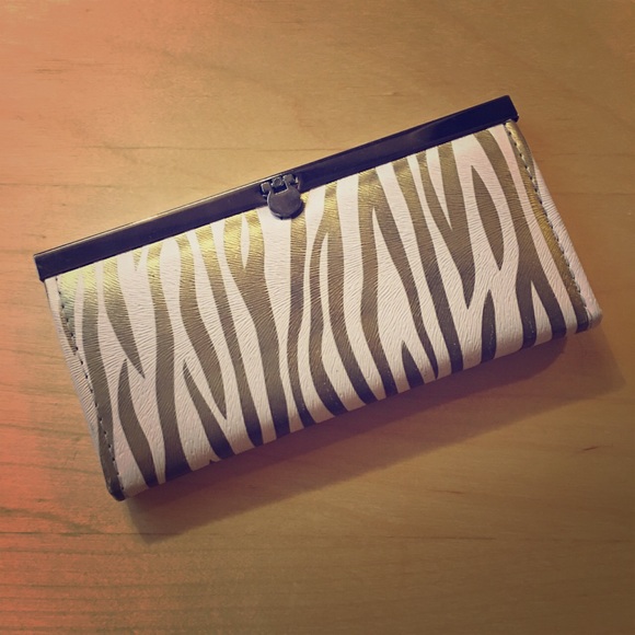 Cotton Jangle Boutique Handbags - 🆕 Gold Zebra Print Clutch Wallet