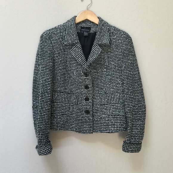 Sale!🎉🎉🎉Black & White tweedy jacket