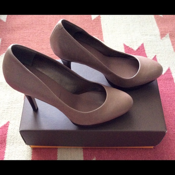 EUC Hive & Honey Lorna Heels 8.5M - Picture 8 of 8