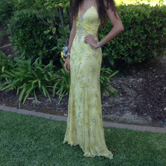 Beautiful silk yellow gown !!