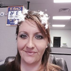 Meet your Posher, Adrianne