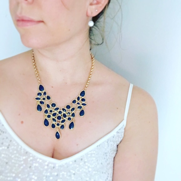 Jewelry - 🆕Blue Stoned Statement Necklace