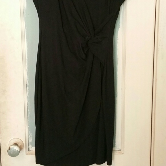 Black dress - Picture 3 of 3