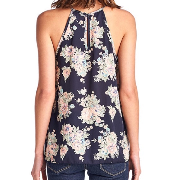 🎉Host Pick🎉Floral Chiffon Halter Top - Picture 3 of 5