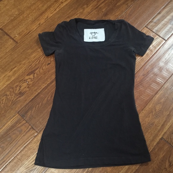 Lululemon black t-shirt
