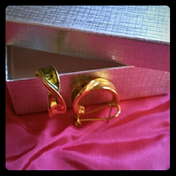 Gold tone with green overlay twisted earrings