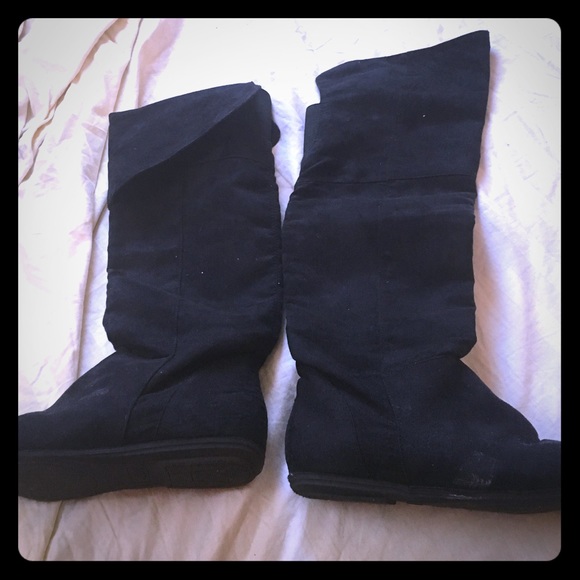Black knee boots that can fold over as well