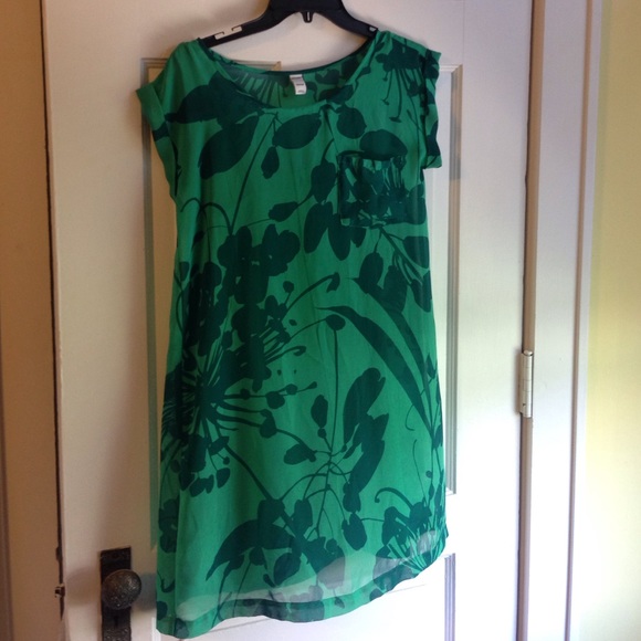 Green Old Navy Floral Shift dress