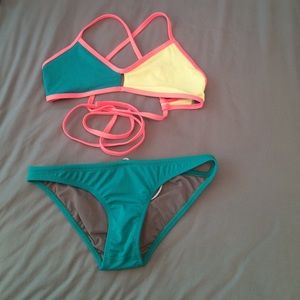 Jolyn Vent top and Bali bottom