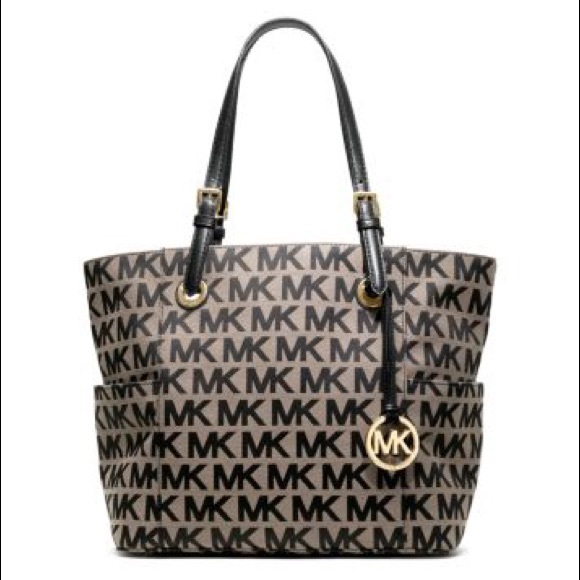 Michael Kors Handbags - MICHAEL MICHAEL KORS
JET SET LOGO TOTE