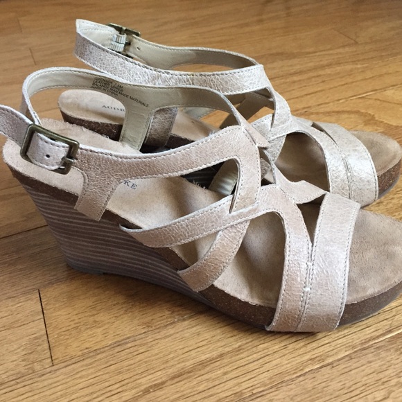 Audrey Brooke Cream Strapped Wedges sz 7.5 ✨ - Picture 3 of 4
