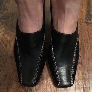 Aerosoles women's slip on heels. Size 11 black