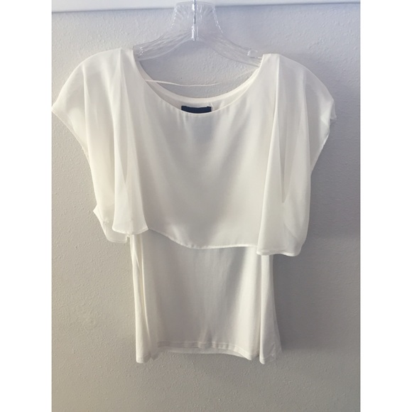 ❌SOLD❌NWOT! Zara White Top 🎉SALE🎉