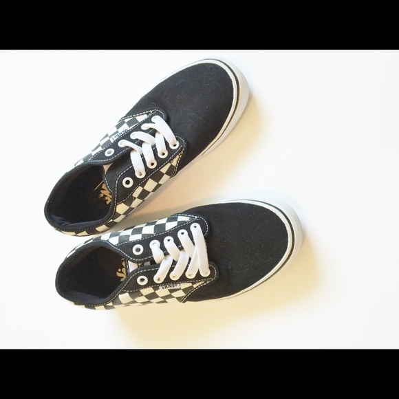 HOLD ❤️EUC! Vans shoes