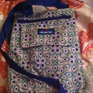 Cross body Kavu purse