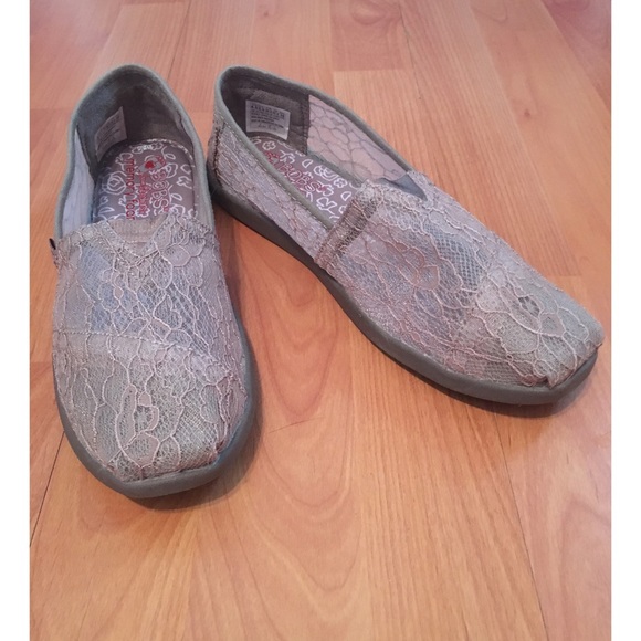 NWOT Lace memory foam Bobs
