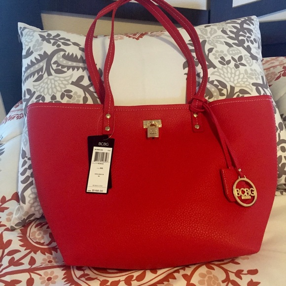 ONE DAY SALE! 🎉 BCBG ♥️ TOTE & CROSSBODY IN RED