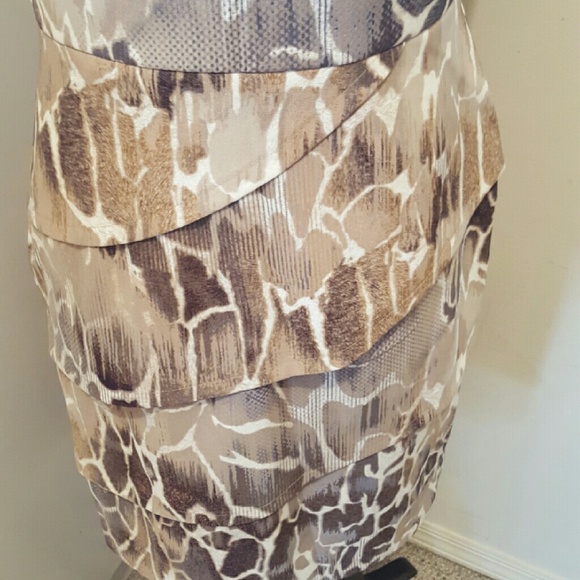 Dress - Picture 2 of 4