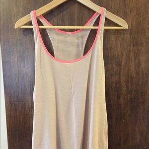 Lulu lemon tank.
