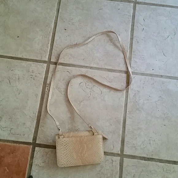 NWOT Faux Snakeskin Crossbody Bag - Picture 2 of 3