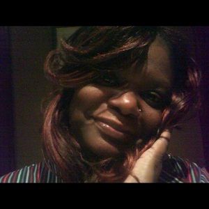 Meet your Posher, Denise