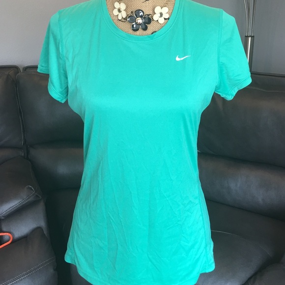 Nike tee