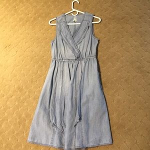 Light wash denim sleeveless dress by Maeve size 6