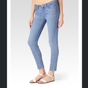 LAST CHANCE NWT Paige Verdugo Skinny Jeans 24