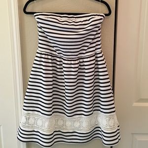 Adorable blue and white strapless dress