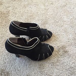 Sofft classic black heels